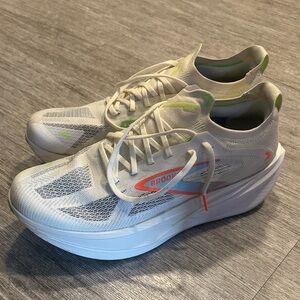 Brooks Hyperion Max 3 men's size 13